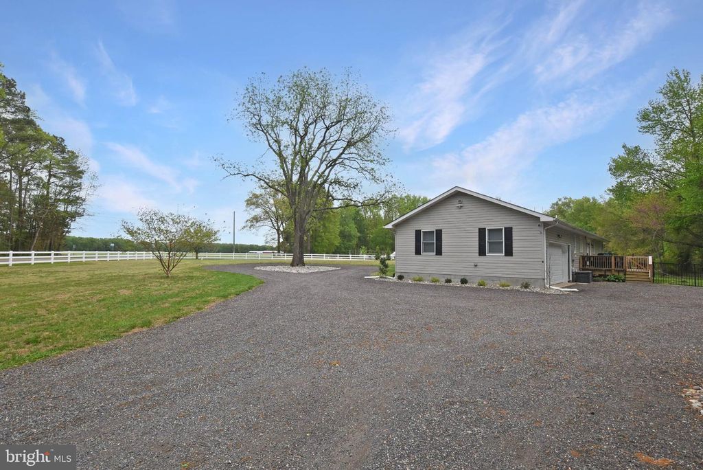 Image 7 of property listing at 27709 BRIGHT RD, Goldsboro, MD 21636