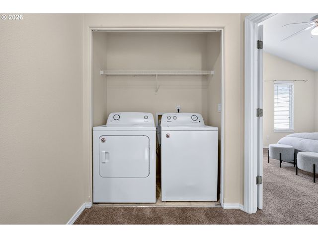 20452 HOODVIEW Ave, West Linn, OR 97068