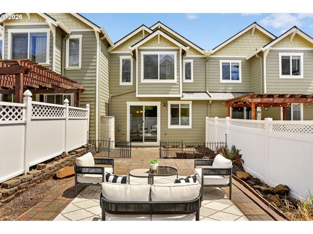 20452 HOODVIEW Ave, West Linn, OR 97068