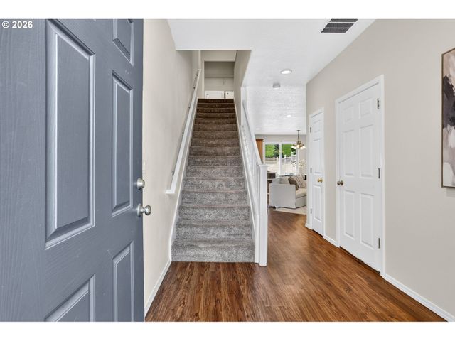 20452 HOODVIEW Ave, West Linn, OR 97068