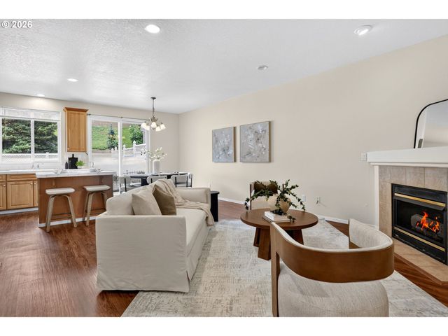 20452 HOODVIEW Ave, West Linn, OR 97068