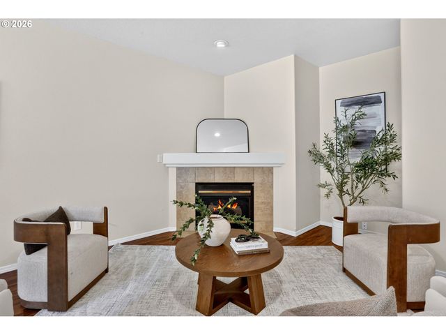 20452 HOODVIEW Ave, West Linn, OR 97068