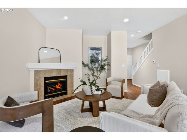 20452 HOODVIEW Ave, West Linn, OR 97068