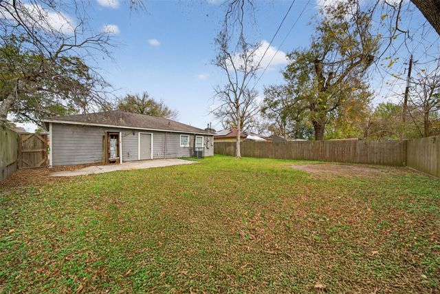 2510 Windsor Lane, Pasadena, TX 77506