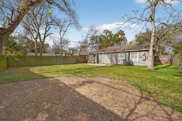 2510 Windsor Lane, Pasadena, TX 77506