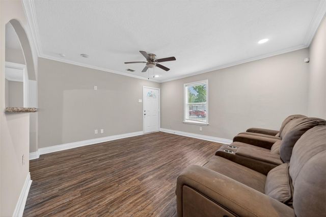 2510 Windsor Lane, Pasadena, TX 77506