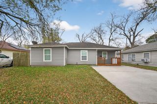 2510 Windsor Lane, Pasadena, TX 77506