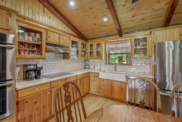 7000 Strickland Lane, Bryan, TX 77808