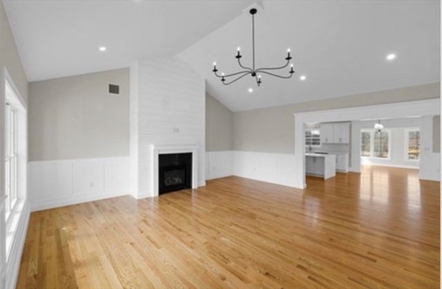 1 Springhill Rd, Dartmouth, MA 02747