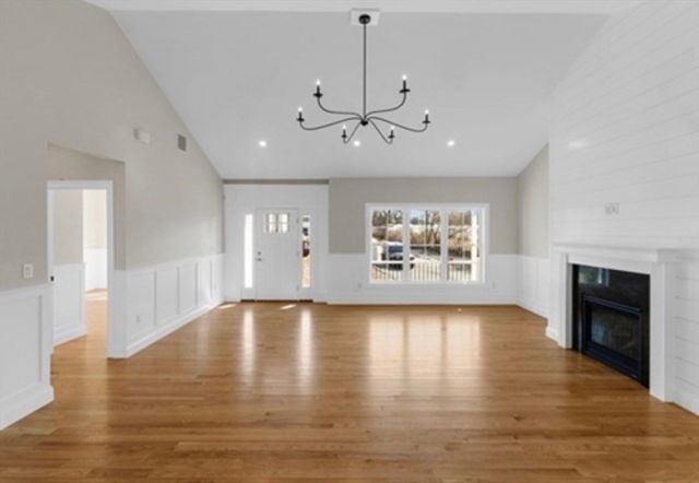 1 Springhill Rd, Dartmouth, MA 02747