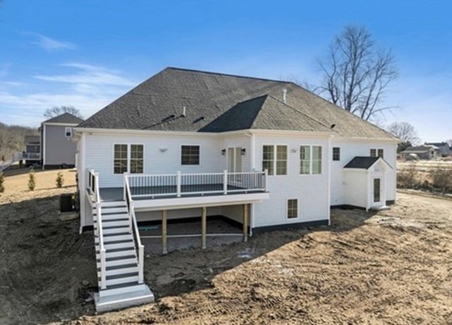 1 Springhill Rd, Dartmouth, MA 02747