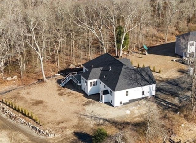 1 Springhill Rd, Dartmouth, MA 02747