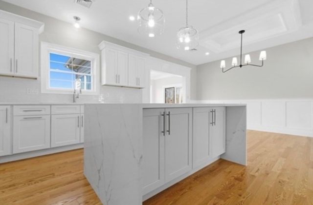 1 Springhill Rd, Dartmouth, MA 02747