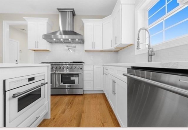 1 Springhill Rd, Dartmouth, MA 02747