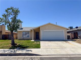 1040 Chagal, Lancaster, CA 93535