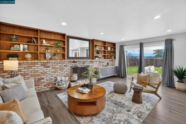 4310 4310 Foothill Way, Pittsburg, CA 94565