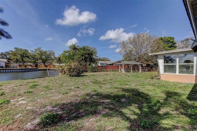 8586 FORSYTH DRIVE, Seminole, FL 33772