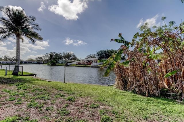 8586 FORSYTH DRIVE, Seminole, FL 33772