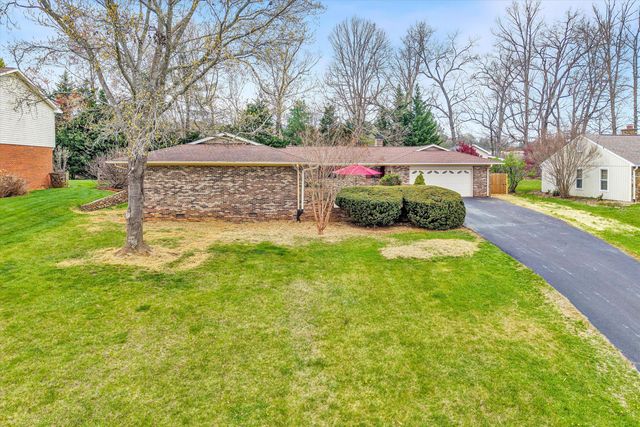 4925 Grape Tree LN, Roanoke, VA 24018