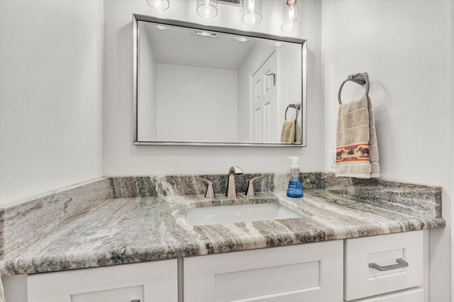 4925 Grape Tree LN, Roanoke, VA 24018