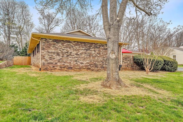 4925 Grape Tree LN, Roanoke, VA 24018