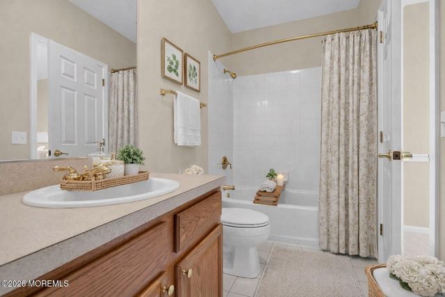 617 Saint Andrews Place, Manalapan, NJ 07726