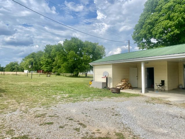 5060 Shelbyville Rd, Mcminnville, TN 37110