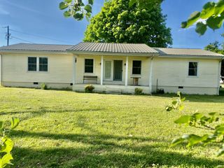 5060 Shelbyville Rd, Mcminnville, TN 37110