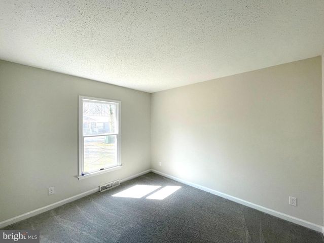 8264 SYCAMORE RD, Lusby, MD 20657