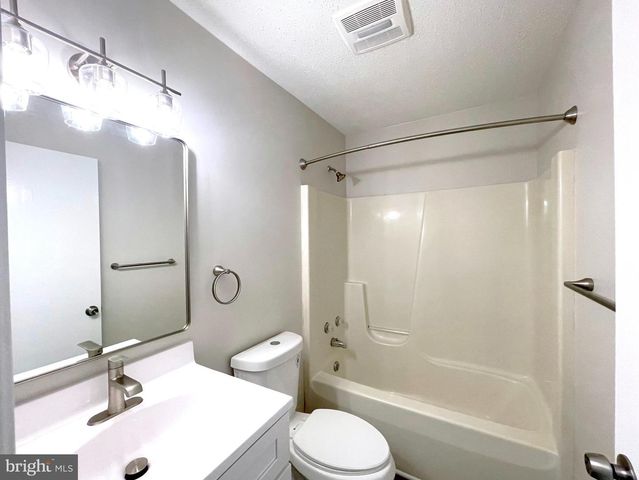 8264 SYCAMORE RD, Lusby, MD 20657