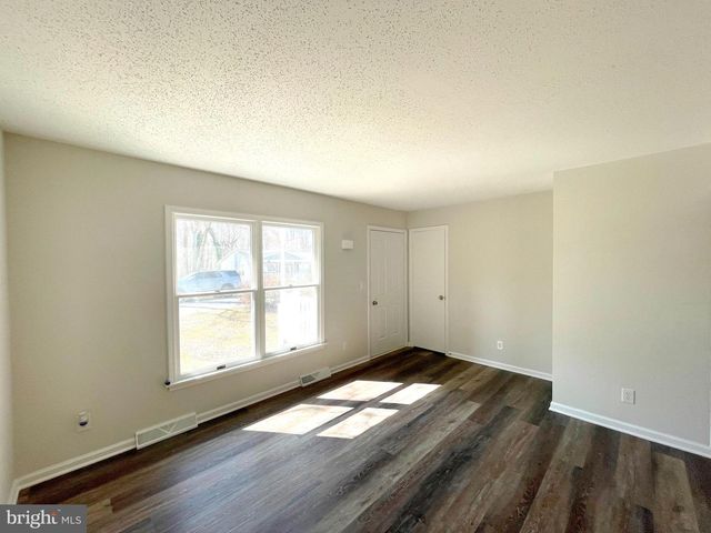 8264 SYCAMORE RD, Lusby, MD 20657