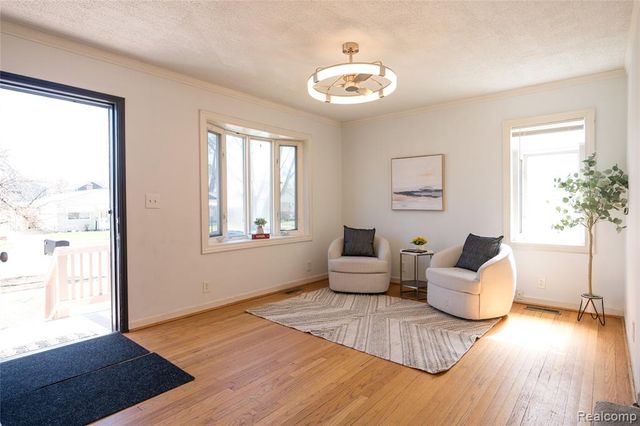 27127 Dartmouth Street, Madison Heights, MI 48071