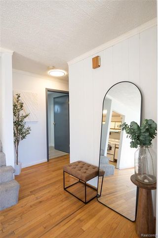 27127 Dartmouth Street, Madison Heights, MI 48071