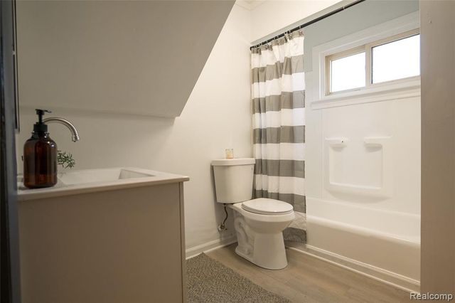 27127 Dartmouth Street, Madison Heights, MI 48071