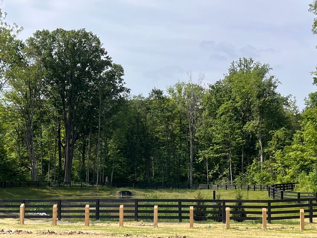 8313 Keeneland Road, Zionsville, IN 46077