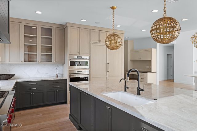 5841 N ECHO CANYON Circle, Phoenix, AZ 85018