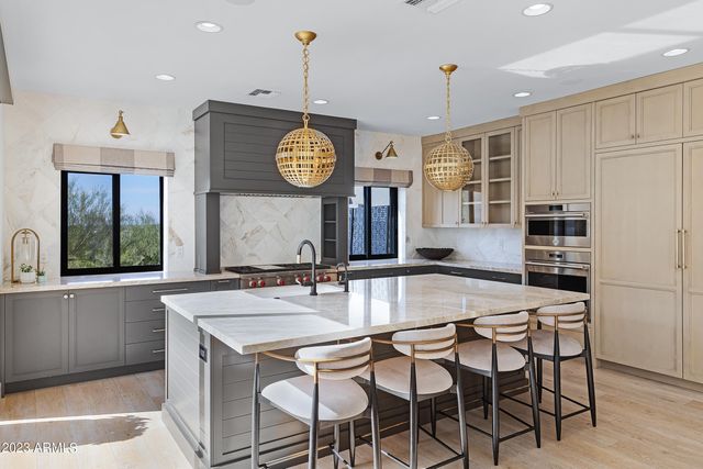 5841 N ECHO CANYON Circle, Phoenix, AZ 85018