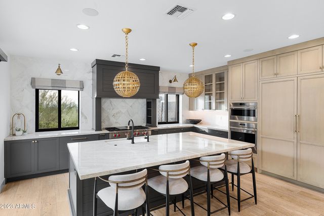 5841 N ECHO CANYON Circle, Phoenix, AZ 85018