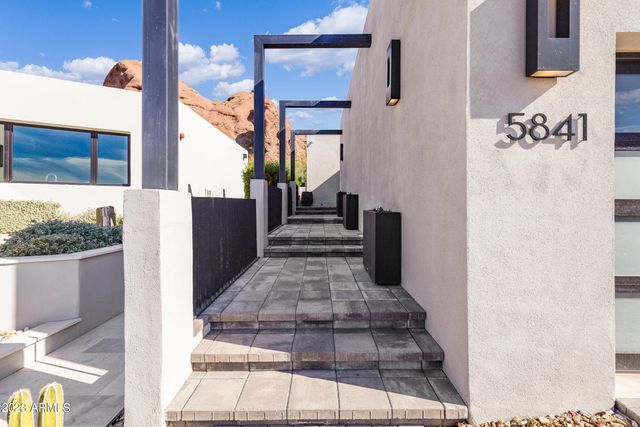 5841 N ECHO CANYON Circle, Phoenix, AZ 85018