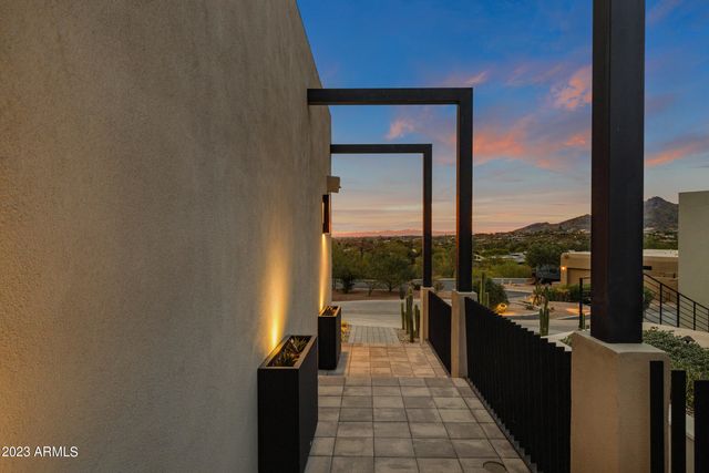 5841 N ECHO CANYON Circle, Phoenix, AZ 85018