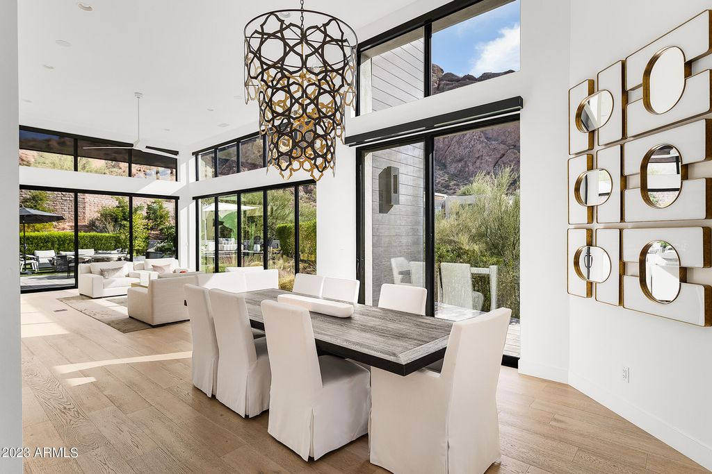 Image 32 of property listing at 5841 N ECHO CANYON Circle, Phoenix, AZ 85018