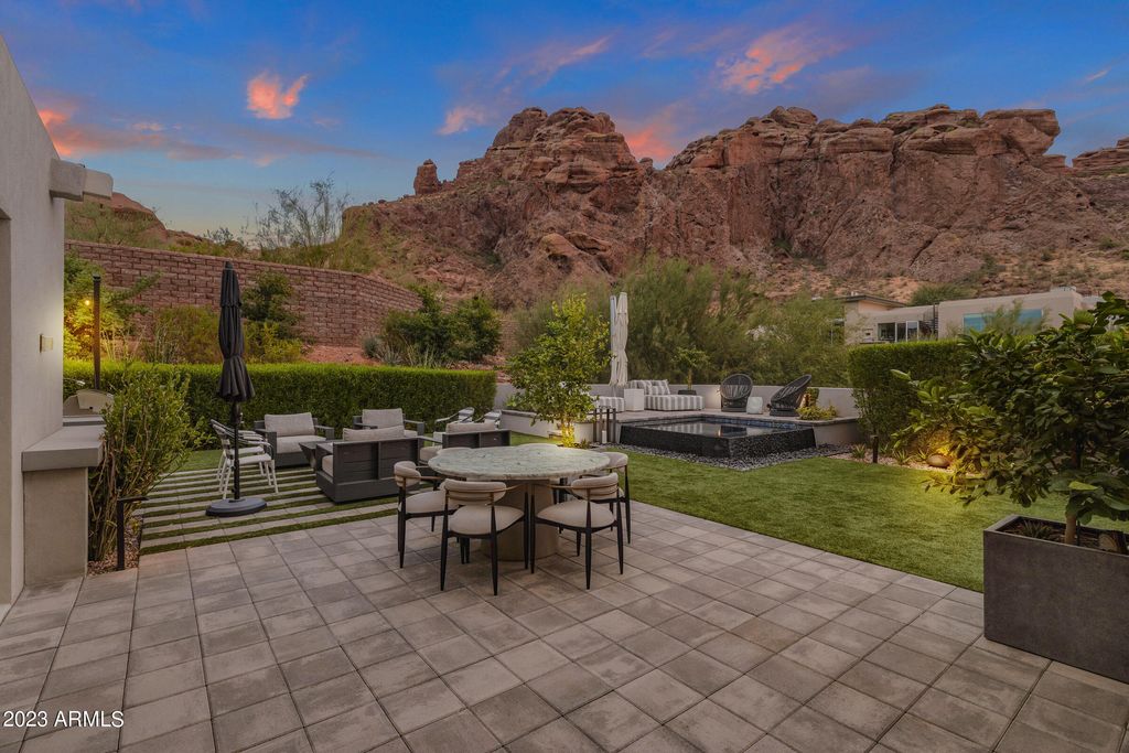 Image 69 of property listing at 5841 N ECHO CANYON Circle, Phoenix, AZ 85018