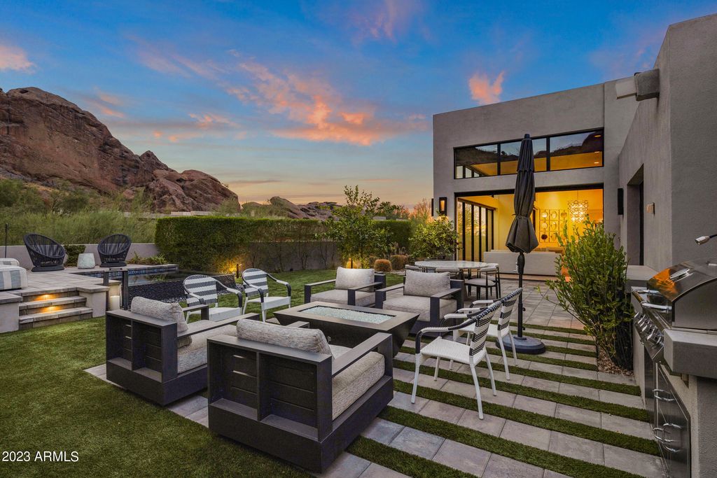 Image 72 of property listing at 5841 N ECHO CANYON Circle, Phoenix, AZ 85018