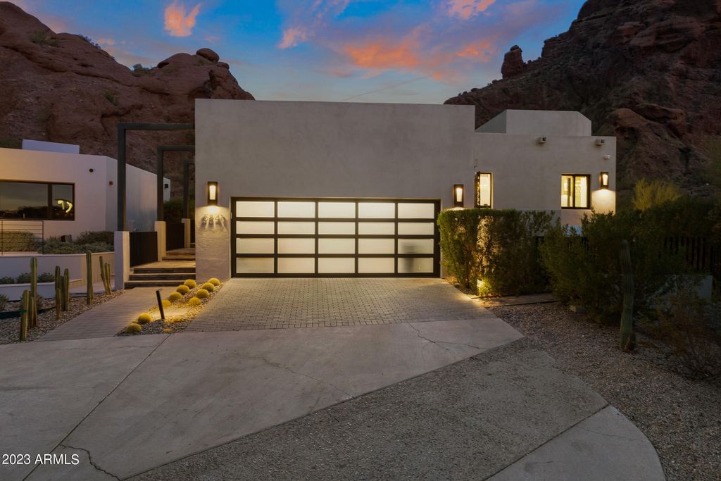 Image 85 of property listing at 5841 N ECHO CANYON Circle, Phoenix, AZ 85018