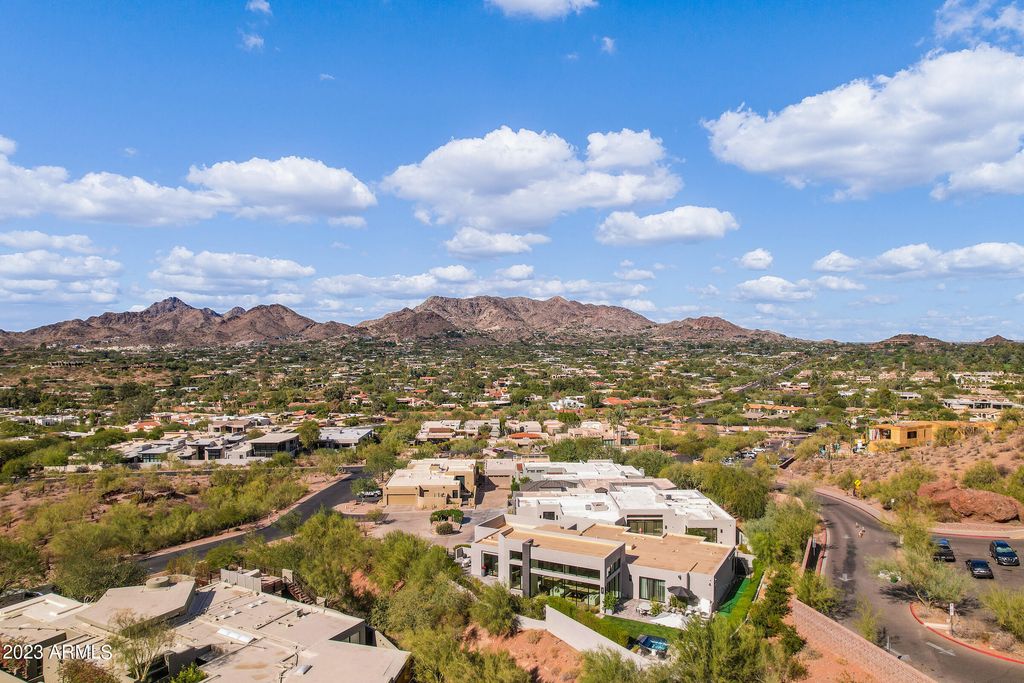 Image 99 of property listing at 5841 N ECHO CANYON Circle, Phoenix, AZ 85018