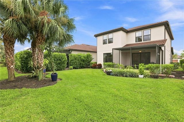 7186 Wilton DR, Naples, FL 34109