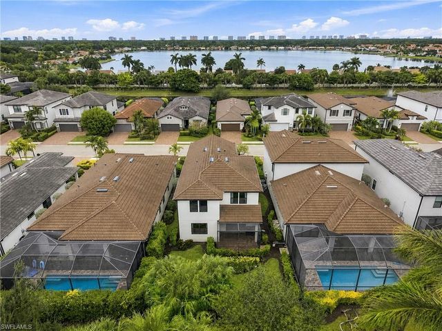 7186 Wilton DR, Naples, FL 34109