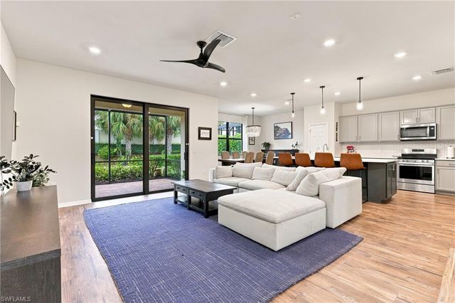 7186 Wilton DR, Naples, FL 34109