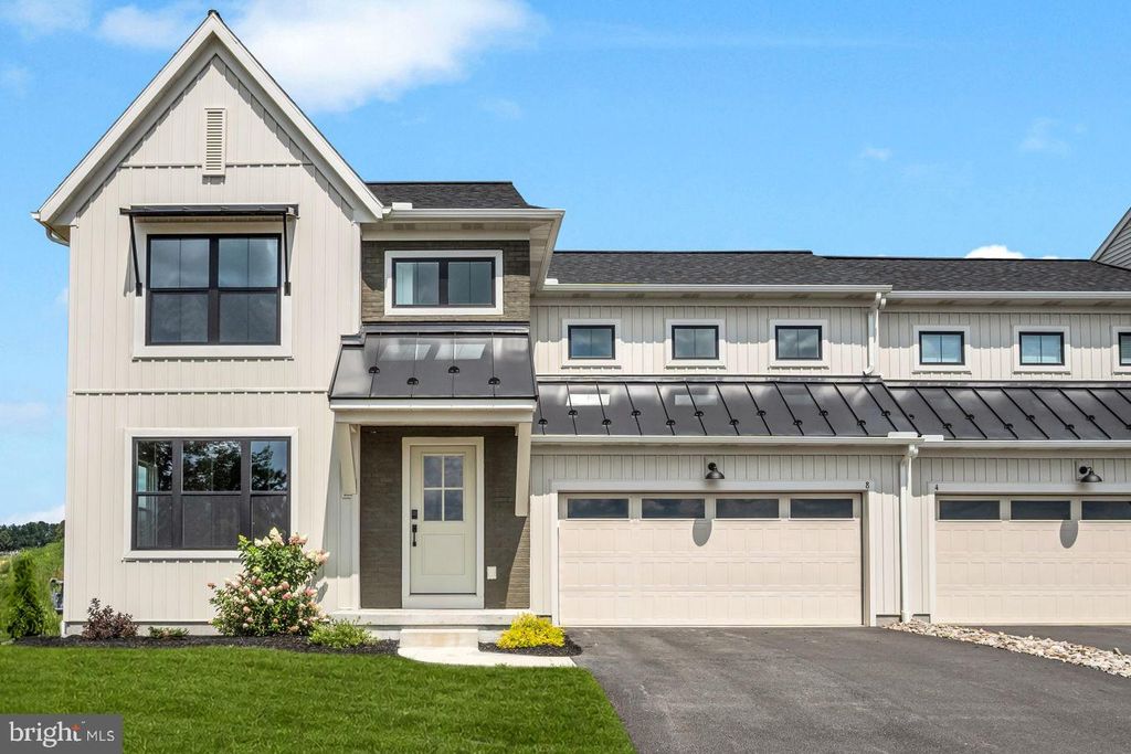 8 MELROSE LANE, Palmyra, PA 17078