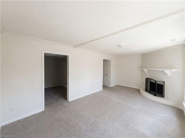 4050 Huntingreen Lane A, Winston-salem, NC 27106